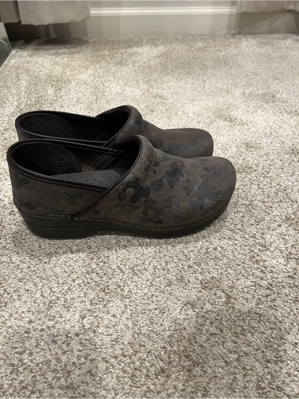 Dansko Women’s Camouflage Slip-On Clogs - Black/Gray